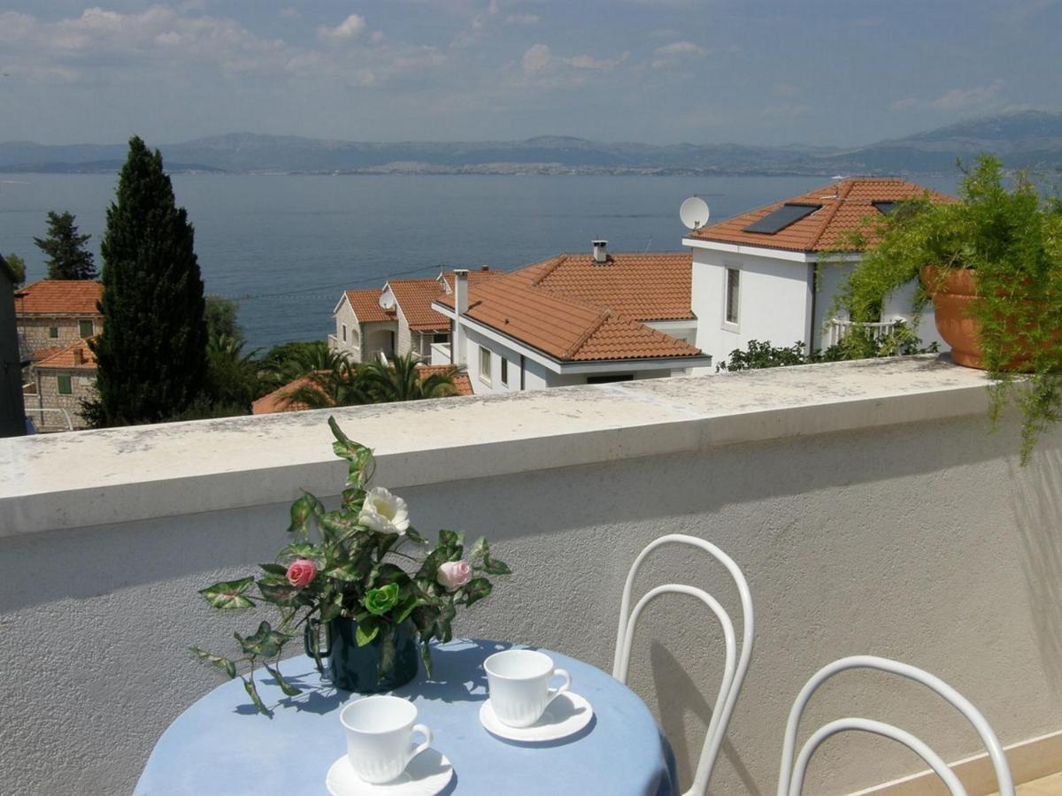 Villa Renipol Adults Only Sutivan Buitenkant foto