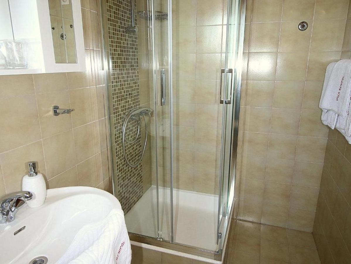 Villa Renipol Adults Only Sutivan Buitenkant foto