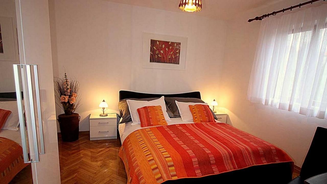 Villa Renipol Adults Only Sutivan Buitenkant foto
