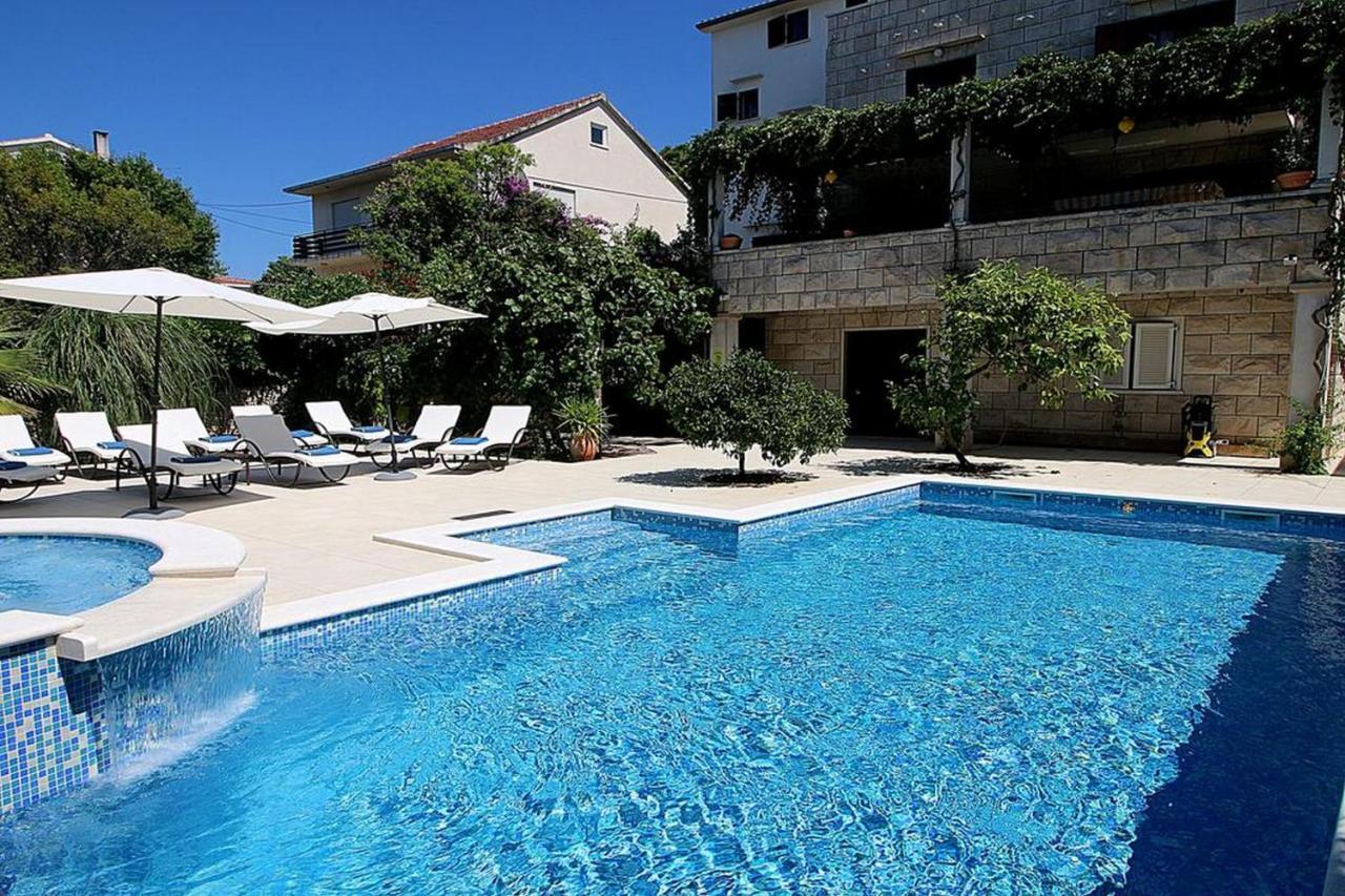 Villa Renipol Adults Only Sutivan Buitenkant foto