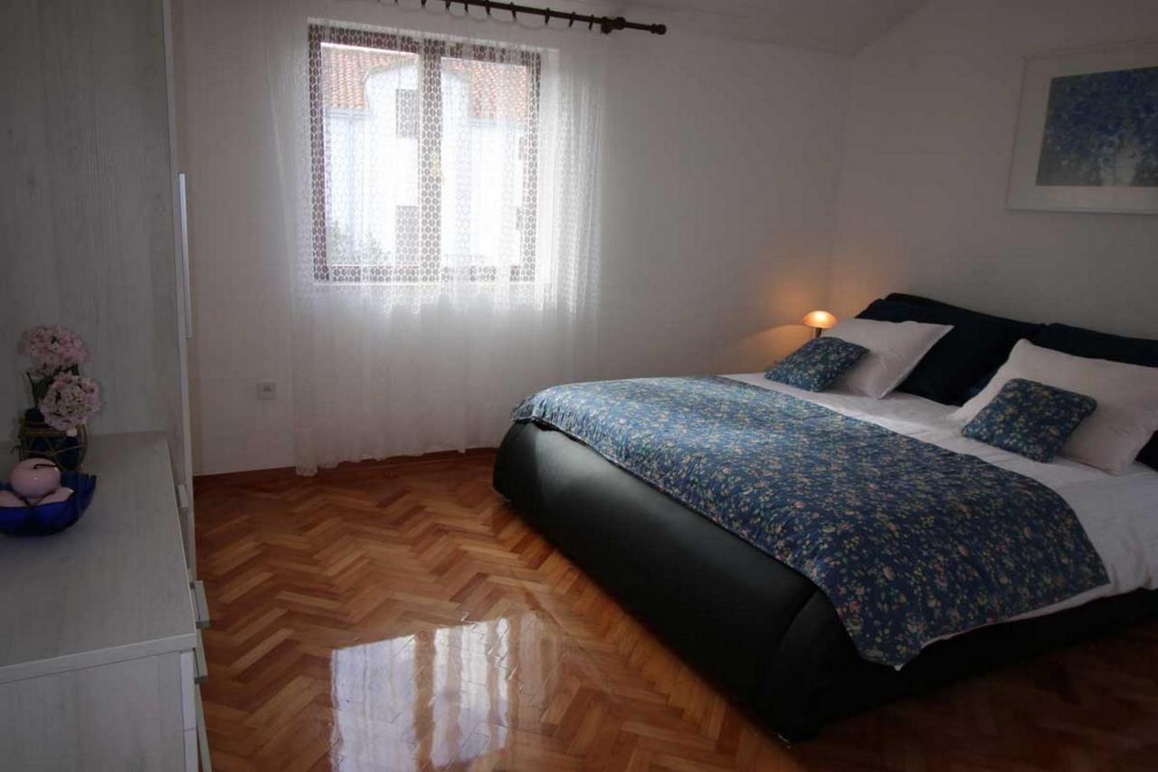 Villa Renipol Adults Only Sutivan Buitenkant foto