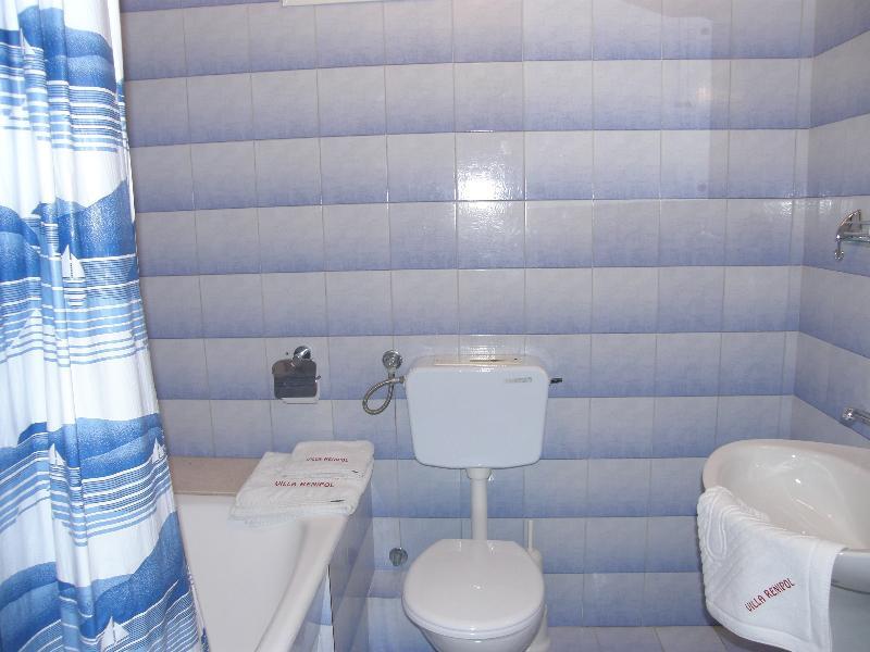 Villa Renipol Adults Only Sutivan Buitenkant foto