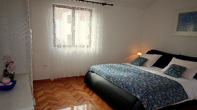 Villa Renipol Adults Only Sutivan Buitenkant foto